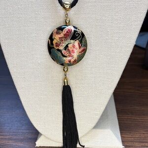 Elegant Black and Gold Floral Pendant Necklace
